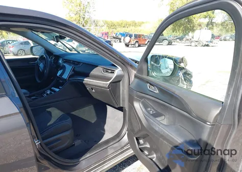 2023 Jeep Grand Cherokee Laredo 4X4 z USA, uszkodzony, nr VIN 1C4RJHAG2PC621845